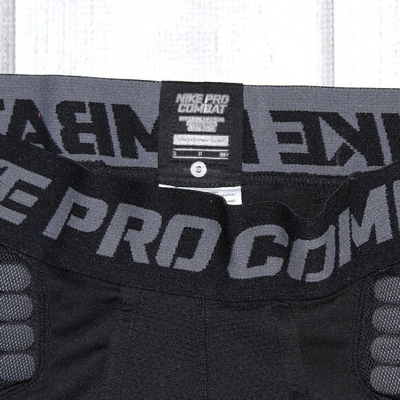 Nike Pro Combat Compression Padded Football Shorts - Picture 3 of 5